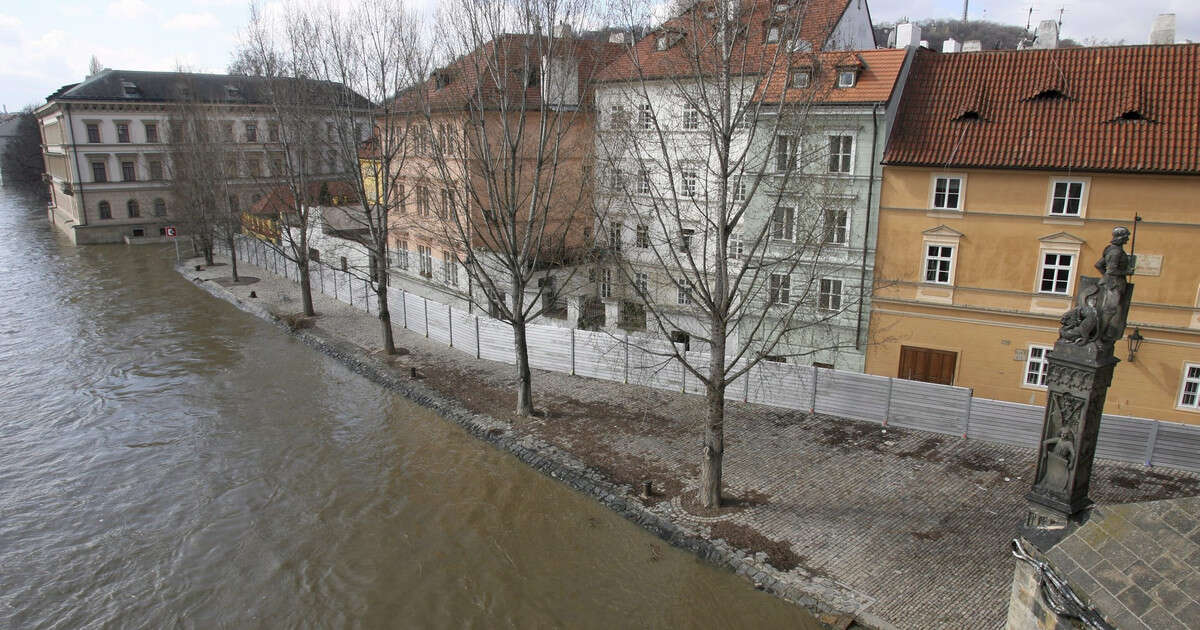 Niebezpieczna pogoda w Czechach. Uciekają przed wielką wodą