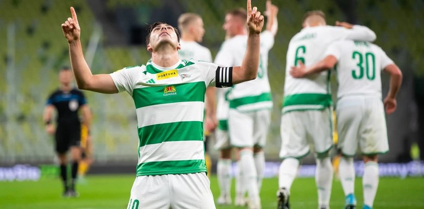 Klub z Ekstraklasy przegrał spór z byłymi zawodnikami. Czeka go ogromna kara finansowa