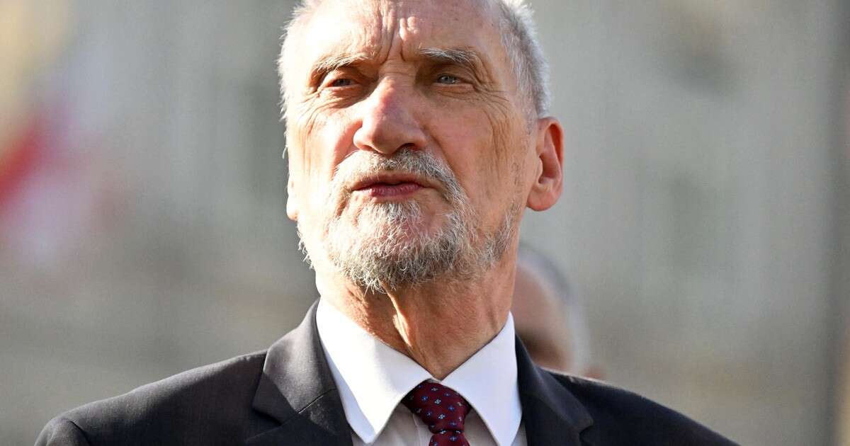 Ekspert podkomisji smoleńskiej: Antoni Macierewicz próbował wymusić zmiany w raporcie