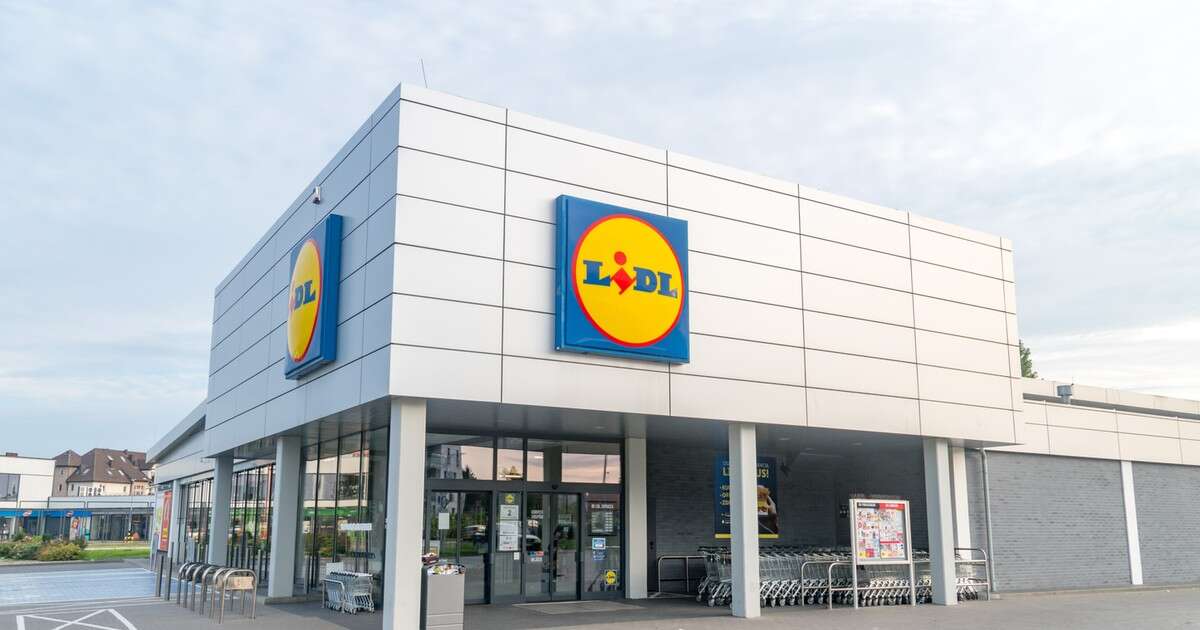 Lidl przyciąga pracowników. 5700 zł na początek, benefity, podwyżki, służbowe auta