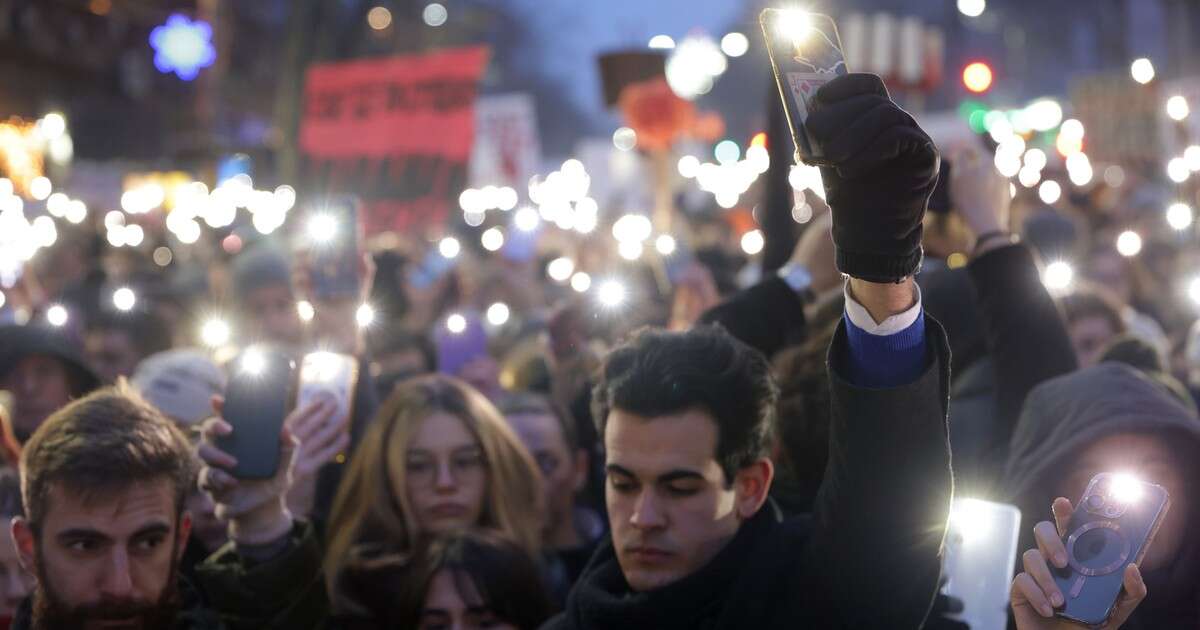 Ogromny protest w Belgradzie. 