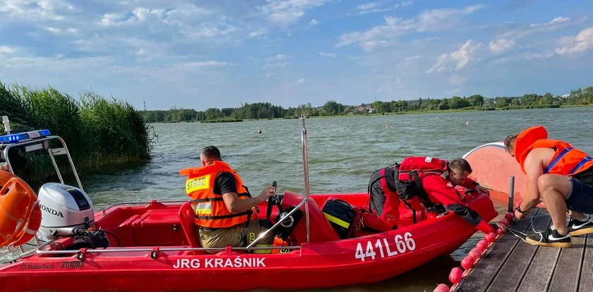 Groza na Lubelszczyźnie. Szkwał wywrócił żaglówki z dziećmi. Na wodzie pływały kapoki