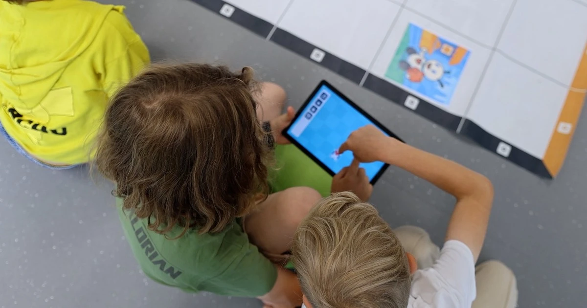 Już pięciolatki interesują się pieniędzmi. Wakacje to dobry moment na edukację finansową