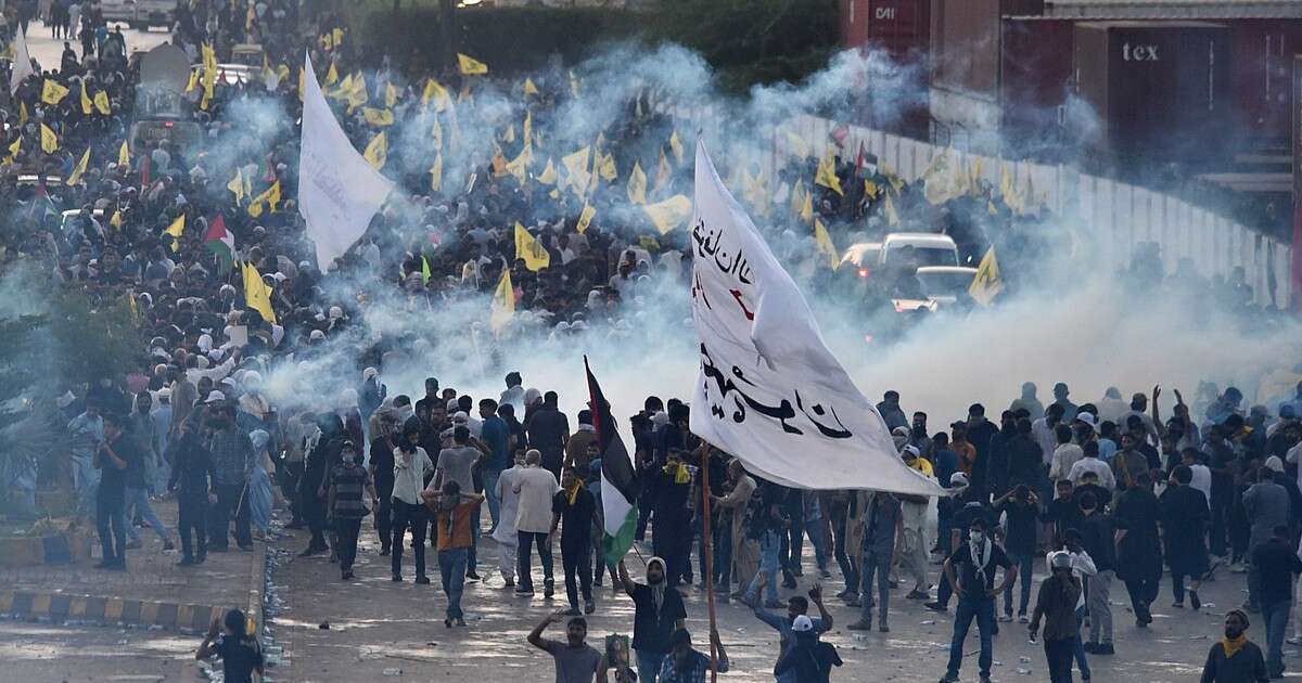 Tysiące demonstrantów na ulicach pakistańskich miast. 