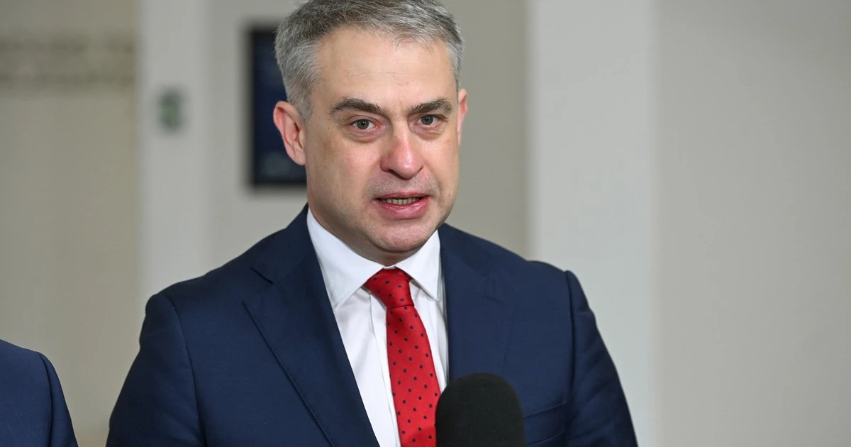 Paraliż na lotniskach w Polsce. Wicepremier zabrał głos. 