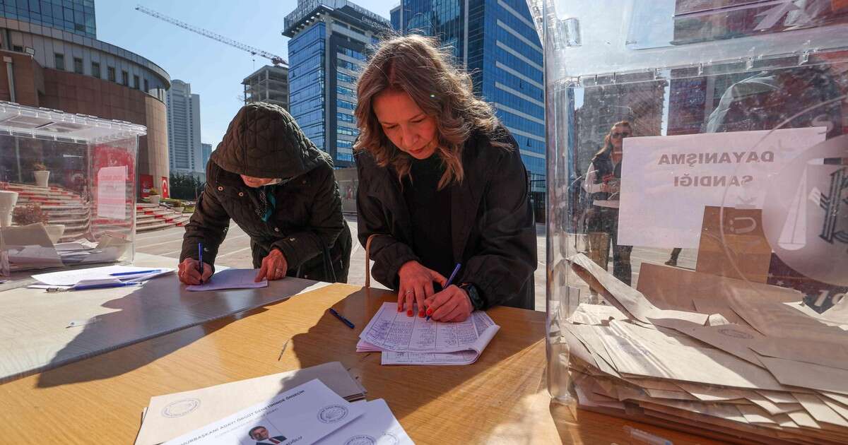 Prawybory w Turcji. Jedyny kandydat na liście jest w więzieniu