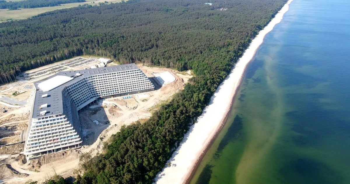 Rozbudowa hotelu. 