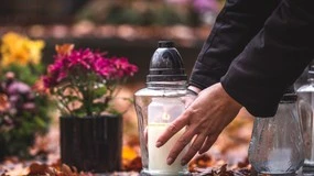 Jak zaczęło się święto Wszystkich Świętych w Polsce? Skąd się wzięło? Oto historia