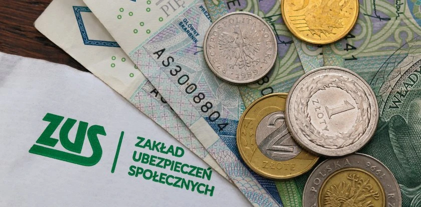 Dodatkowe 1200 zł do pensji i to przez lata. ZUS się tym nie chwali