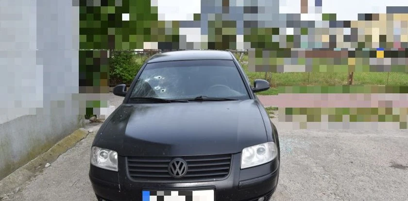 Kluczem nasadowym zniszczył pojazd partnera byłej dziewczyny. 26-latek usłyszał zarzut