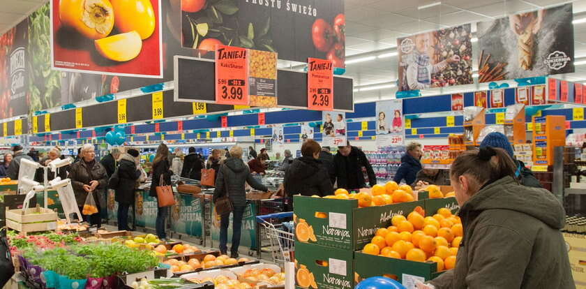 Lidl drastycznie zmniejsza kostki masła. Konsumenci wściekli. 