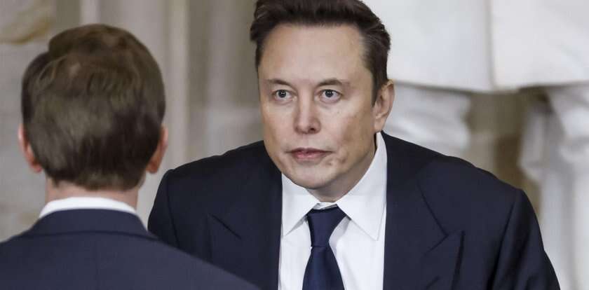 Musk przejął kontrolę. Odciął pracownikom dostępy