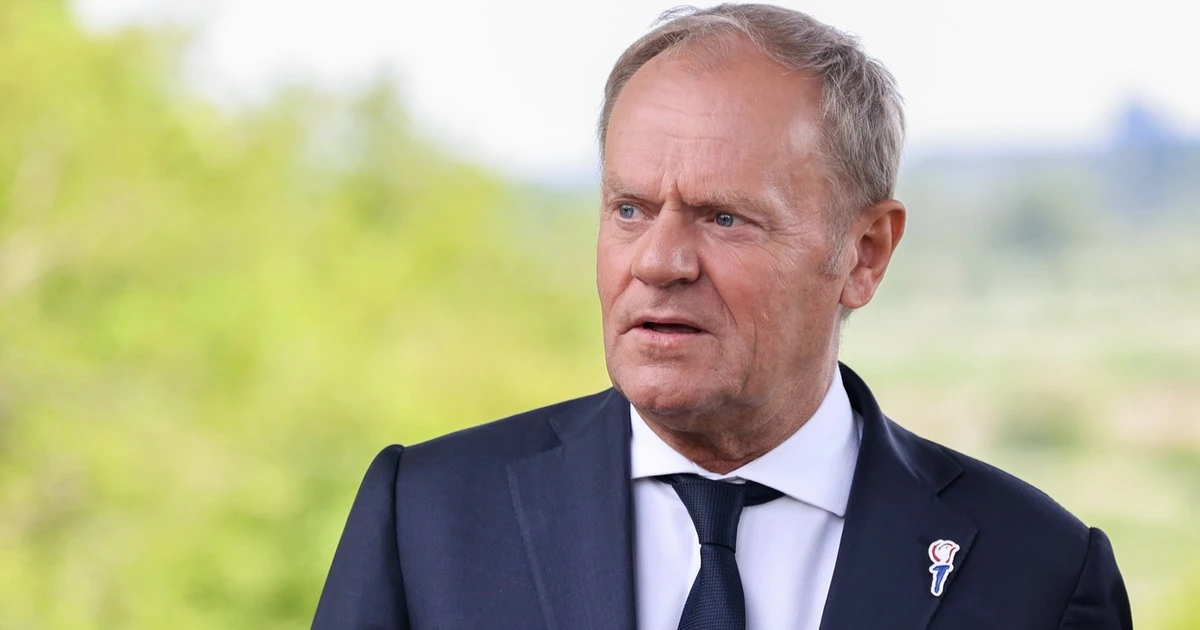 Donald Tusk złamał przepisy? Chodzi o drogocenny prezent