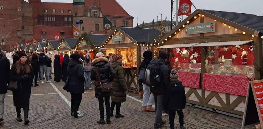 Patrzcie, co zauważyliśmy na jarmarku w Gdańsku. Chodzi o ważną w Polsce osobę