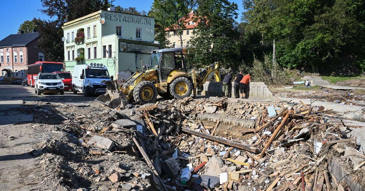 Będzie więcej urlopu dla powodzian i osób niosących pomoc. Nie wszyscy są zadowoleni