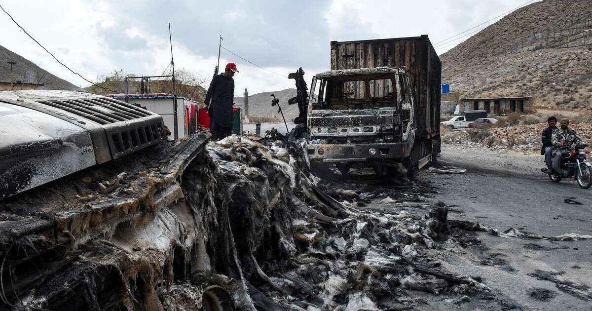 Separatyści przeprowadzili zasadzkę na pociąg w Pakistanie. Terroryści twierdzą, że wzięli zakładników