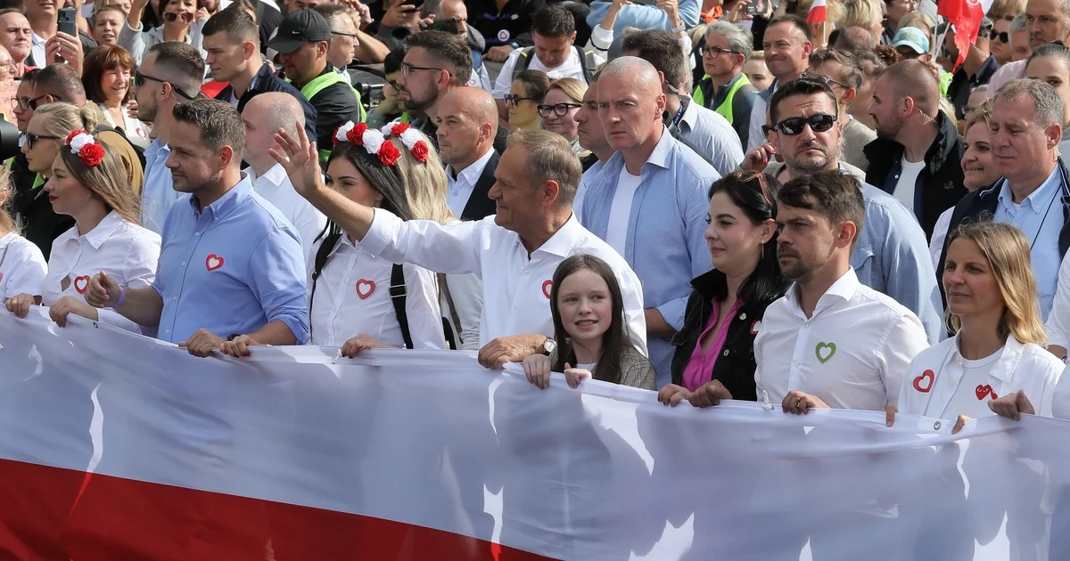 Dwa konkurencyjne marsze w Warszawie. Rafał Trzaskowski i Karol Nawrocki chcą mobilizować wyborców