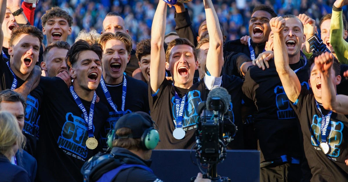 Club Brugge z pucharem. Michał Skóraś nie podniósł się z ławki