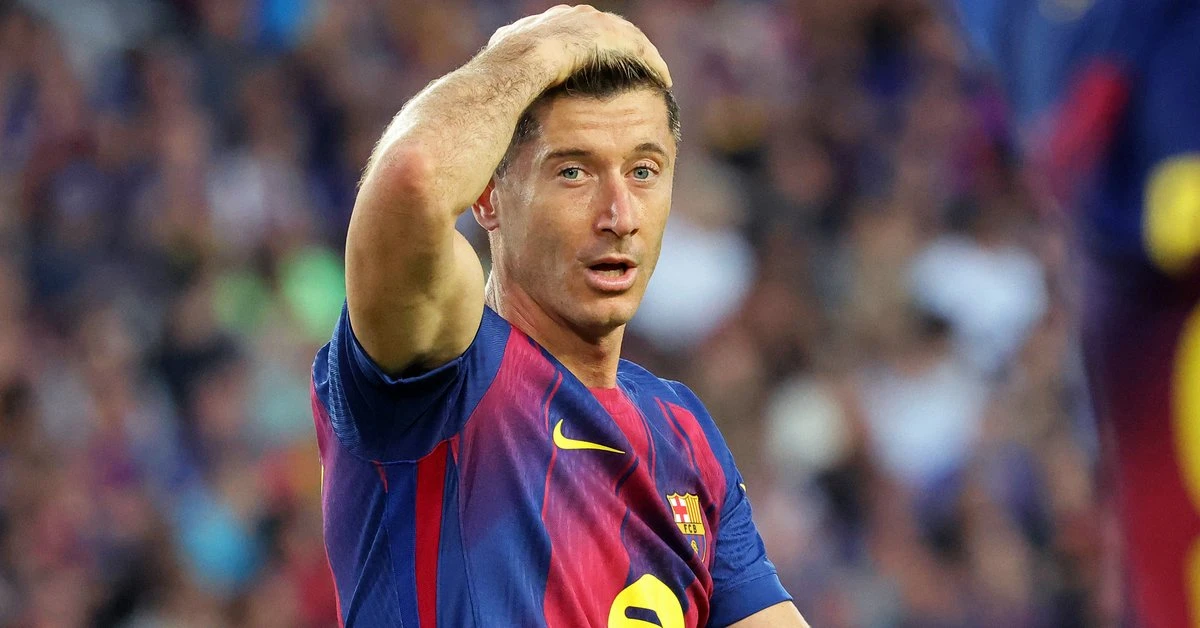 Hiszpanie donoszą. Lewandowski musi się pogodzić z ławką