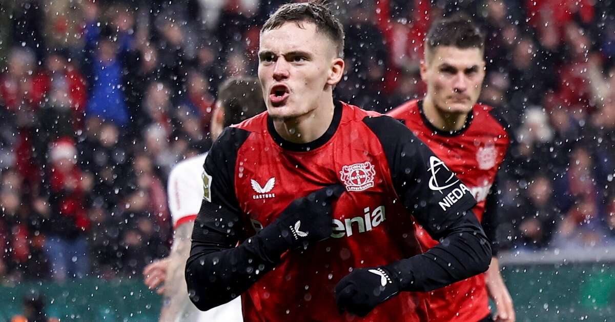 Bayer zbliża się do Bayernu. Cztery gole Schicka!