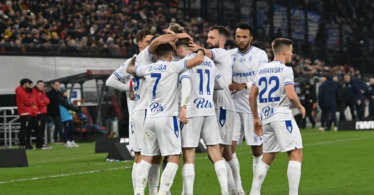 Gdzie obejrzeć Lech Poznań - Stal Mielec? O której dzisiaj mecz? TRANSMISJA NA ŻYWO