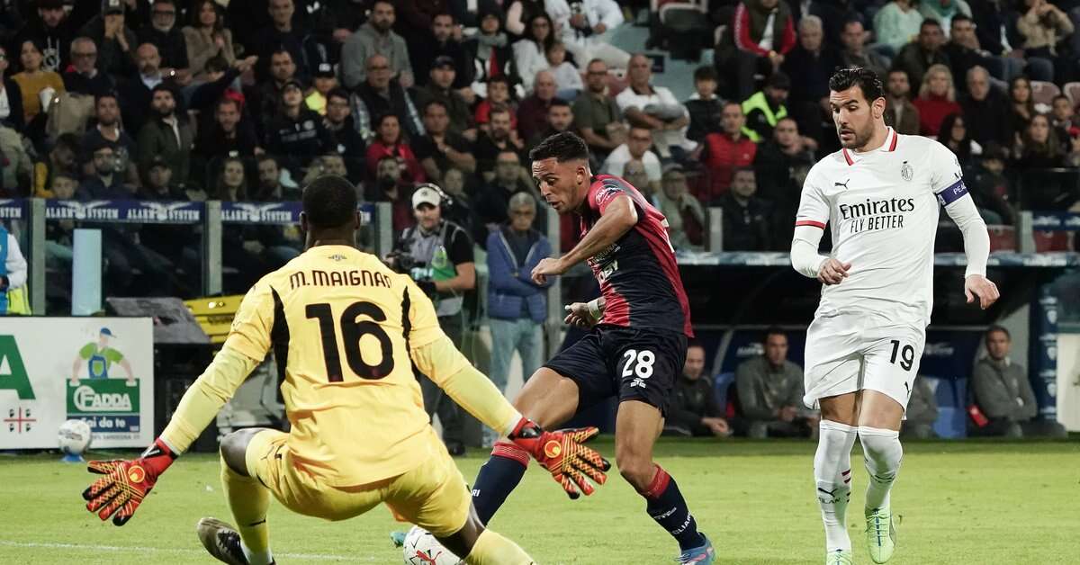 AC Milan pokonał wielkich, ale to za mało. Walczy z Cagliari [NA ŻYWO]