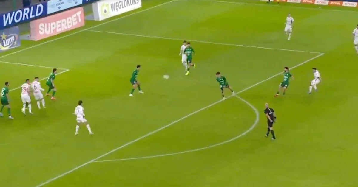 Kapitalny gol pogrążył Śląsk. Jest krok od spadku [SKRÓT]