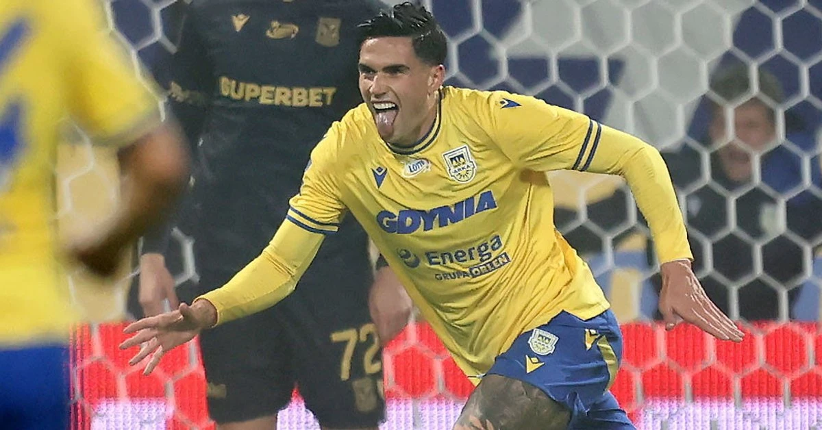 Katastrofa Lecha Poznań! Czerwona kartka, cztery gole. Istny nokaut w Gdyni