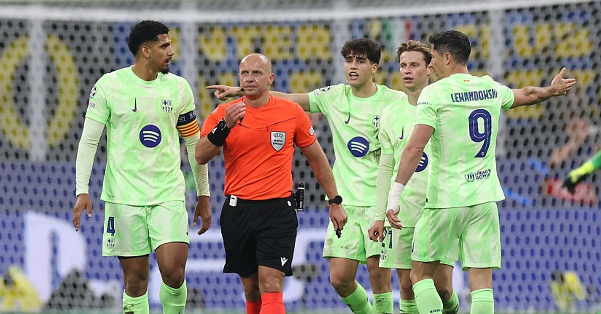 Wskazali winnego klęski Barcelony. To Polak. 