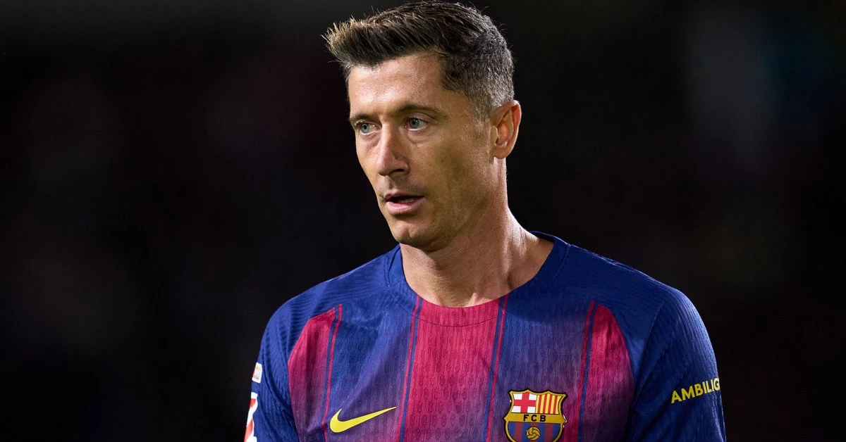 Robert Lewandowski pogodził się ze swoim losem. Wieści z Barcelony