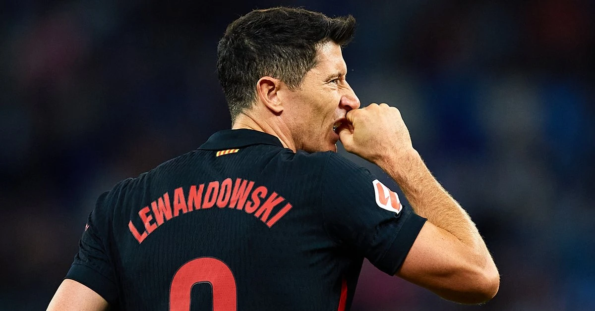 Barca nie podniosła się po świętowaniu. Flick skrócił męki Lewandowskiego