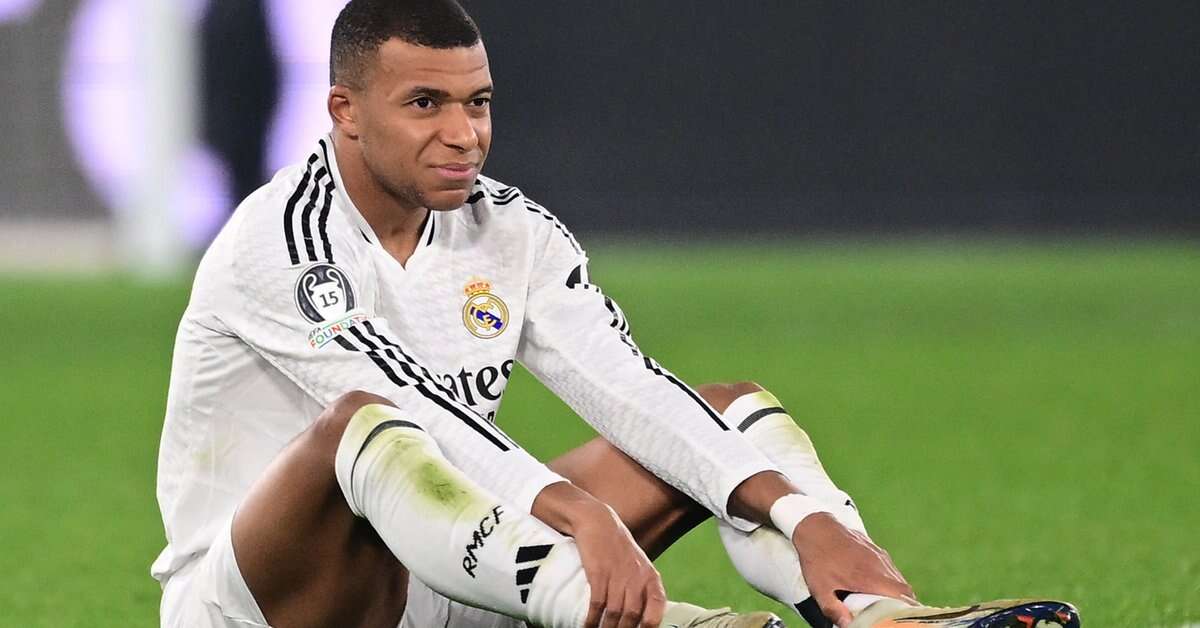 Szok w 36. minucie. Kylian Mbappe z kontuzją! Nagle usiadł na murawie