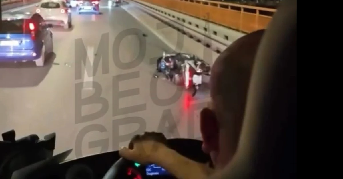 Strzelanina w Belgradzie. Ponad 30 osób ruszyło do ataku