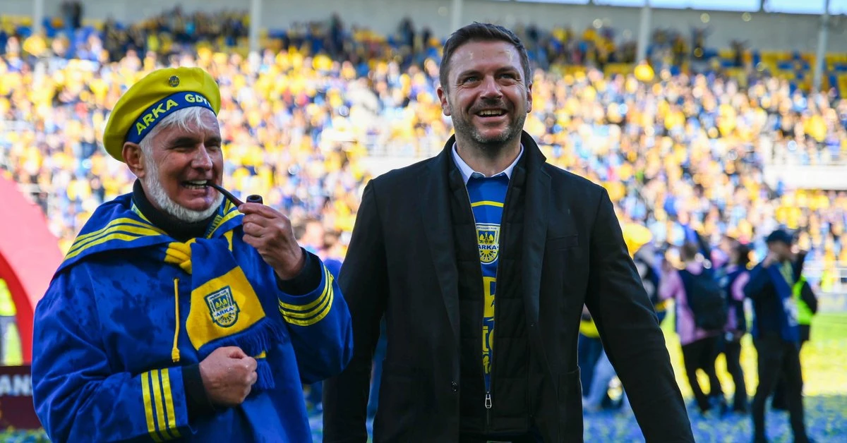 Prezes Arki Gdynia: Piłkarze za darmo? Płacimy zawodnikom rekordowe kwoty