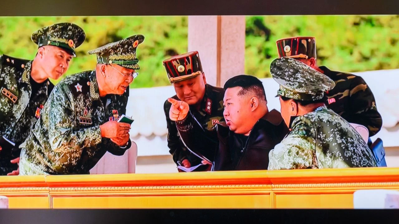 Kim Dzong Un chwali „najpotężniejszą armię świata”. Daleko nie szukał