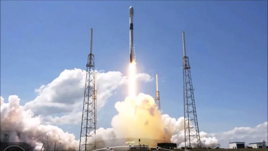 Kolejny lot Falcona 9. Rakieta dostarczyła na orbitę kolejne satelity [WIDEO]