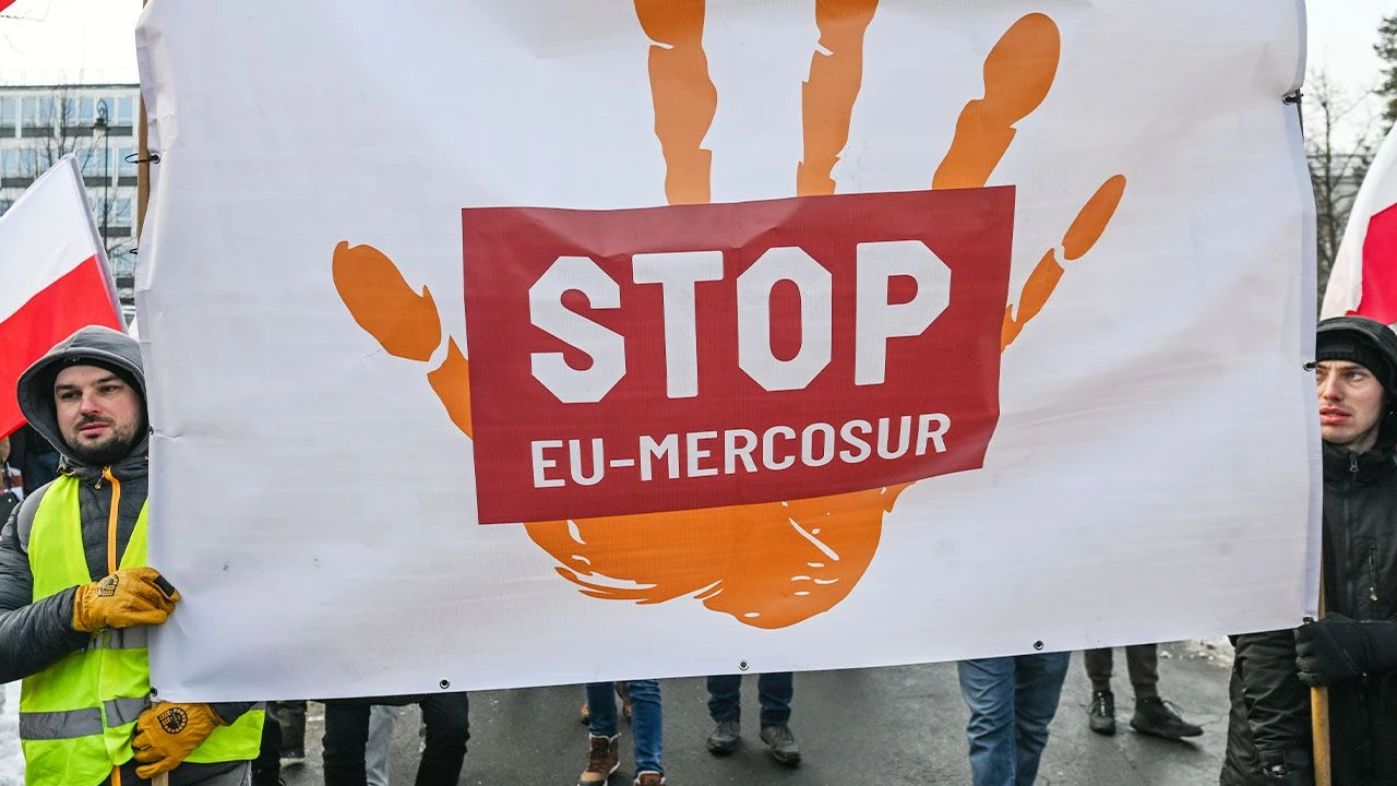 Rząd idzie na zwarcie z Brukselą. Polska wysłała skargę do TSUE