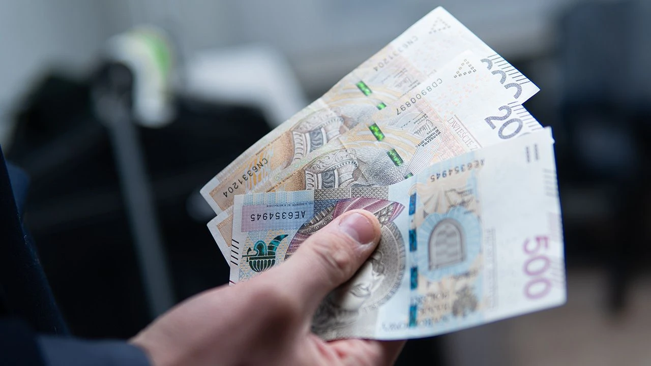 Polacy coraz mniej narzekają na sytuację finansową. Przestajemy żyć „na styk”