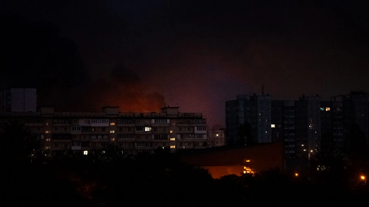 Potężny atak na Kijów. W mieście wybuchają pożary