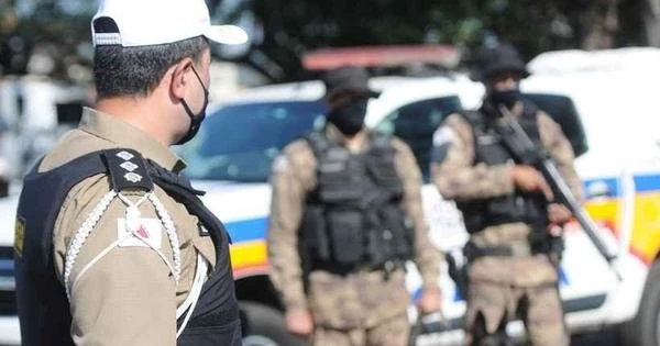 Embora priorizados, 300 policiais militares recusaram vacina em Minas