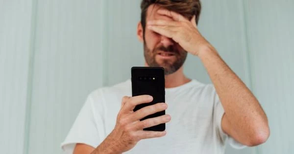 Redes sociais: reprodução automática de vídeos pode agravar vista cansada