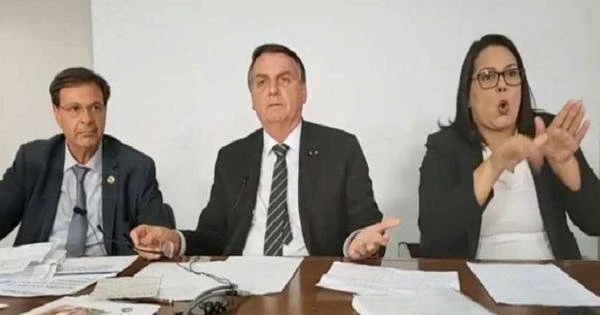 Bolsonaro insiste em supernotificao de mortes e cita TCU