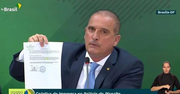 Bolsonaro manda PF investigar irmos que denunciaram esquema da Covaxin