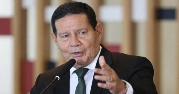 CPI da COVID: ''Muita gente aproveitando para reaparecer'', diz Mouro