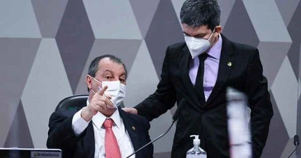 Aziz responde Marcos Rogrio: '480 mil vidas, isso que o Brasil perdeu'
