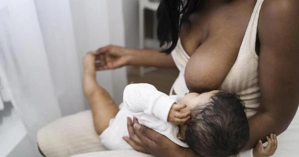 Fim do Agosto Dourado: amamentação auxilia no vínculo mãe-bebê