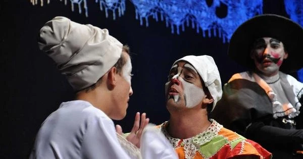 Classe artstica critica projeto sobre erotizao de menores em Divinpolis