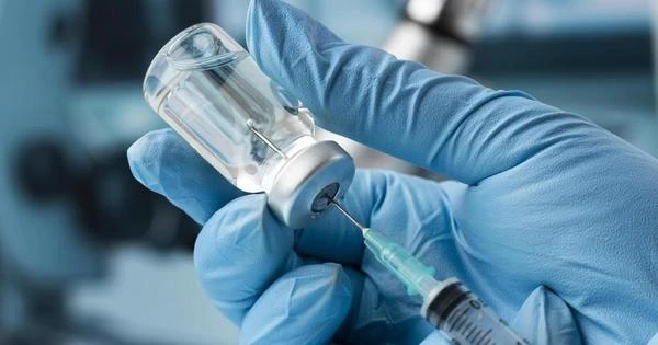 Nova vacina da COVID-19 é aprovada na União Europeia