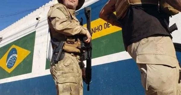 ''Pelo amor de Deus, se entregue'', diz me de Lzaro Barbosa