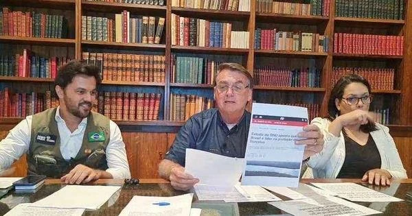 Bolsonaro: 'A Floresta Amaznica no pega fogo porque ela mida'